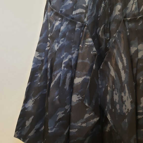 BCBG MaxAzria | Fit And Flare Dress - Picture 6 of 12